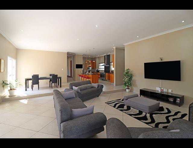 3 BEDROOM HOUSE FOR SALE IN EASTLEIGH RIDGE